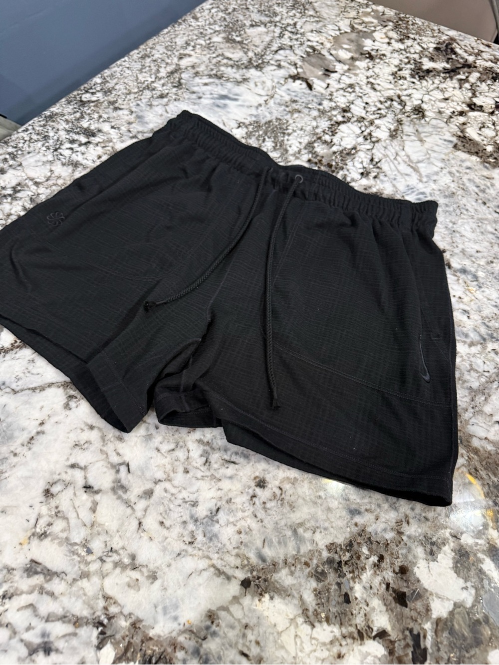 Nike Black Drawstring Active Shorts men’s size M
